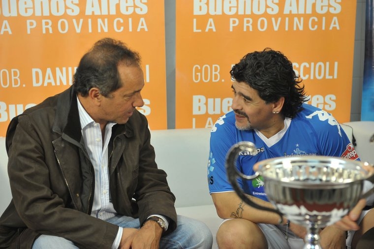 Insólito: Maradona, enloquecido por bajarle un futuro ministro a Scioli
