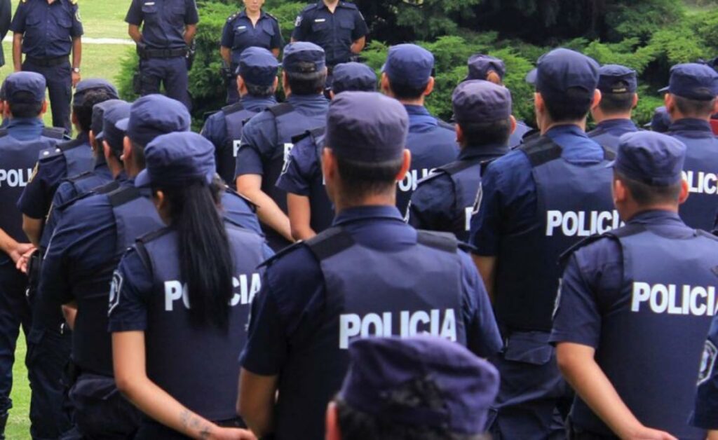 Denuncian a docentes de la Bonaerense por comentarios sexuales