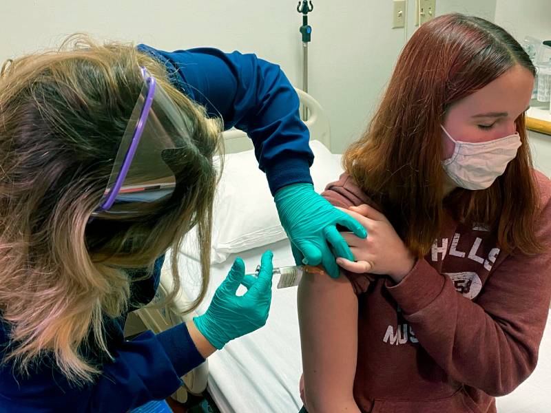 Moderna: Argentina vacunará a adolescentes de 12 a 17 años con factores de riesgo tras la aprobación de la UE