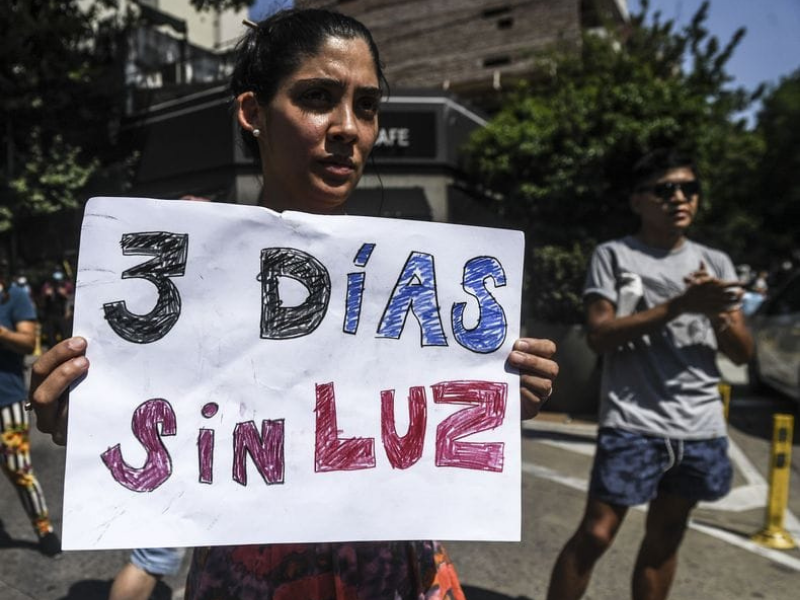 La falta de luz fue un reclamo extendido en varias barrios de la ciudad de Buenos Aires y alrededores