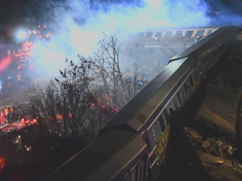 Crédito: STRINGER/SOOC/AFP via Getty Images - Choque de trenes en Grecia